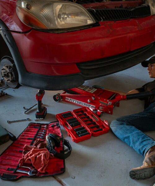 Keep It Lifting: How to Maintain Your Hydraulic Floor Jack